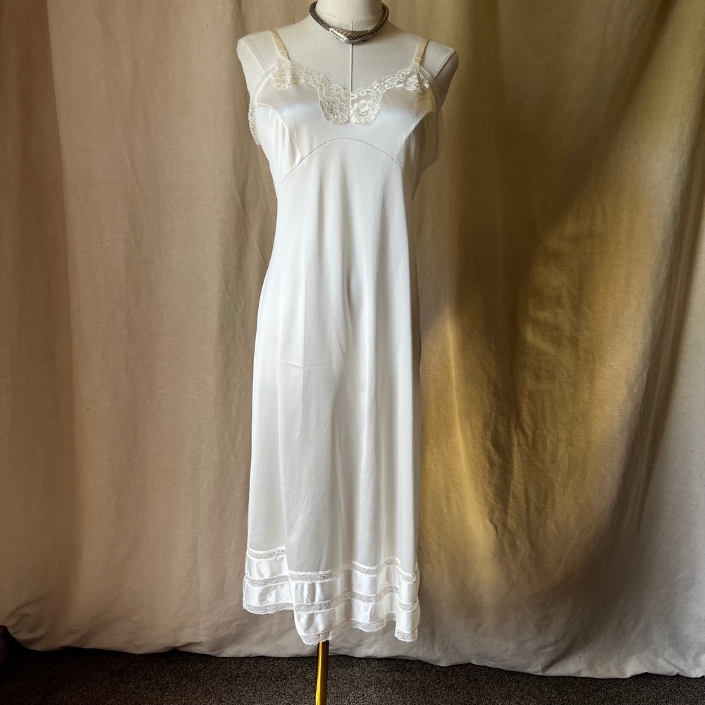 Vintage Adonna for JCPenney White Lace Trim Full Slip Nightgown USA 36